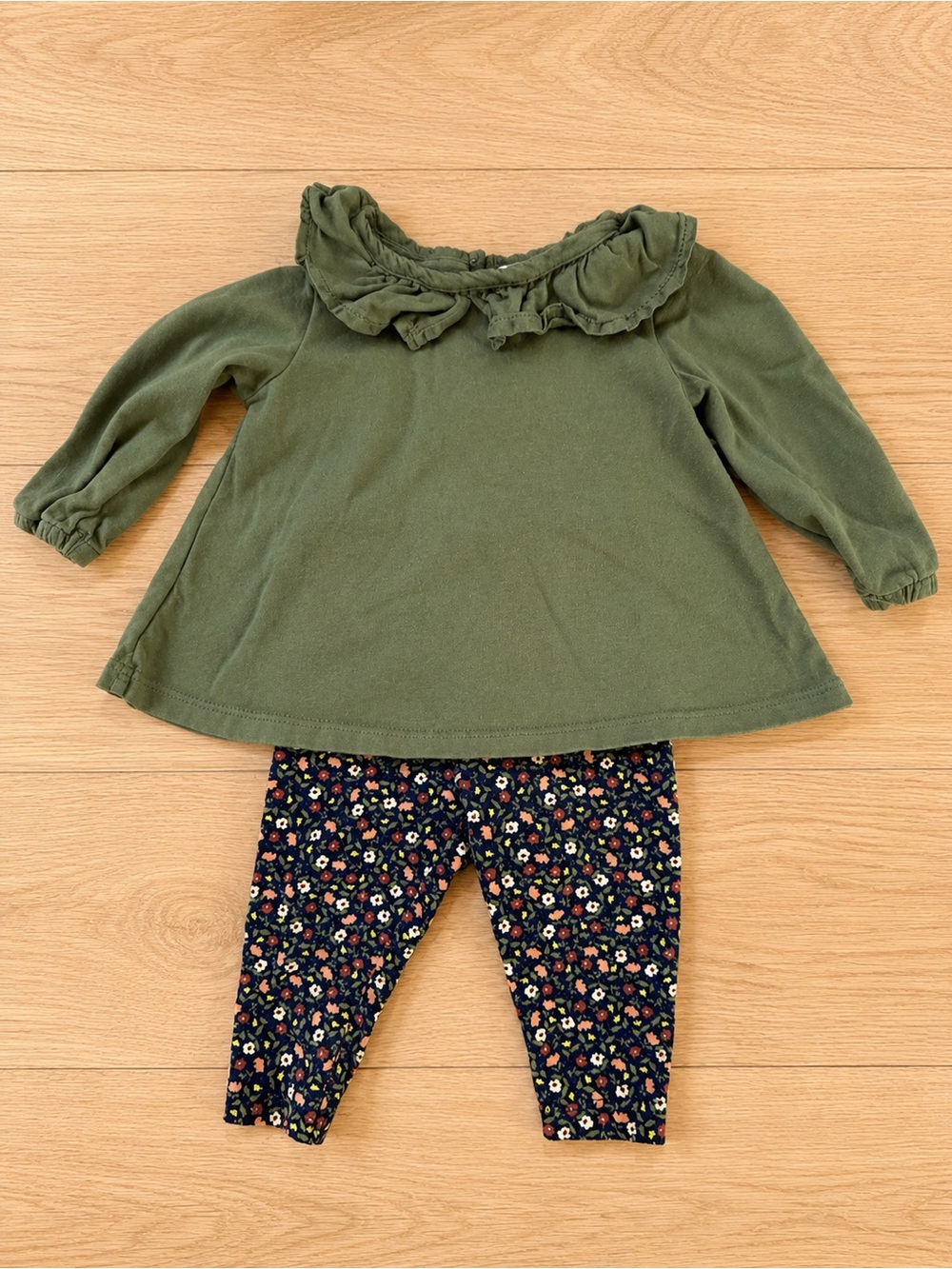 Carter’s 2-Piece Outfit Set 6M Olive Green Top & Floral Leggings - Picture 2 of 4